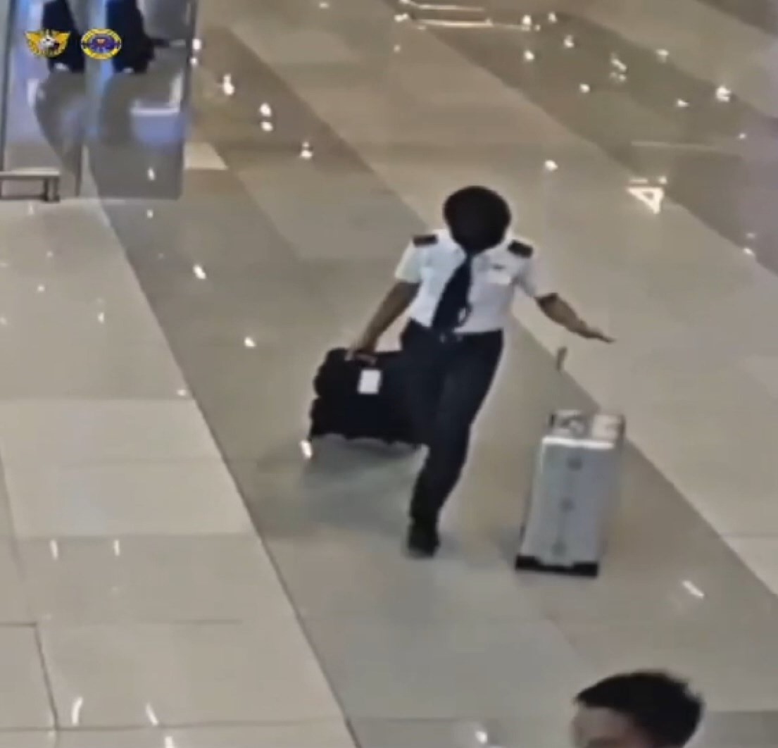 Pilot uyuşturucu kuryesi çıktı! Havalimanında kelepçe