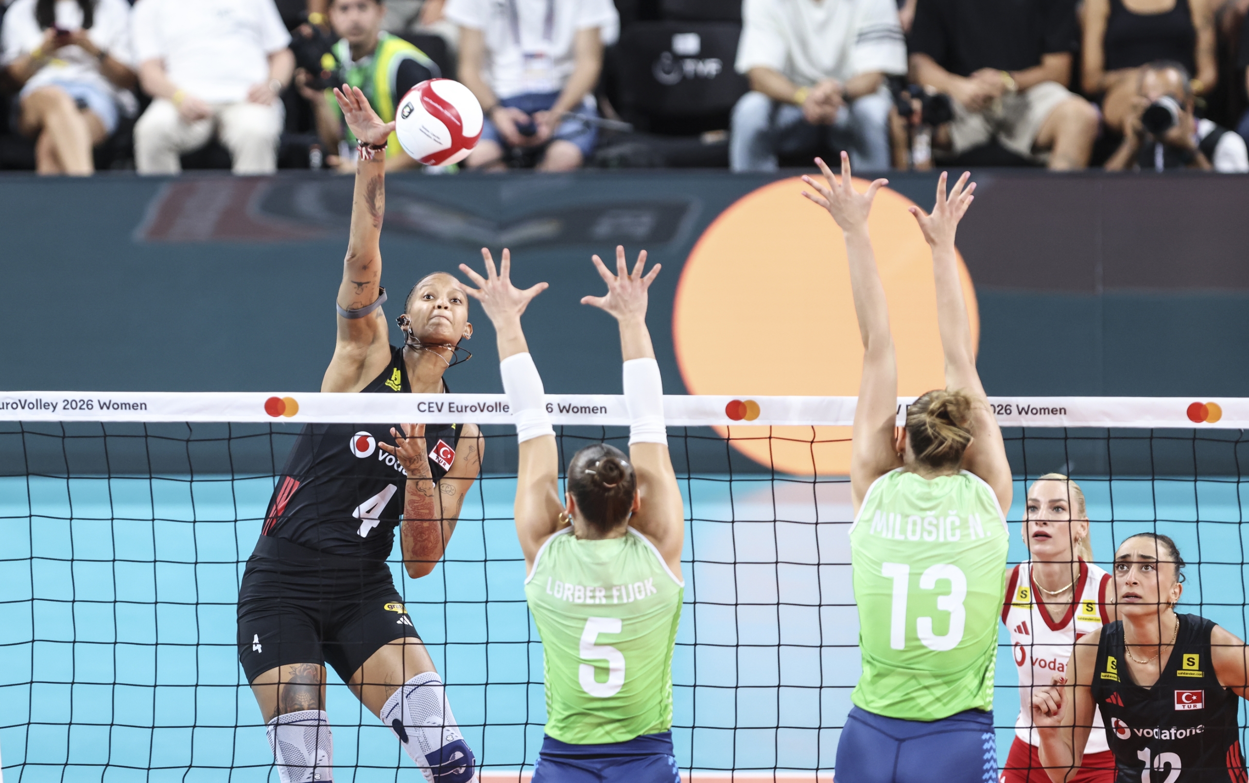 Filenin Sultanları, CEV Avrupa Voleybol Şampiyonası'nda 2'de 2 yaptı