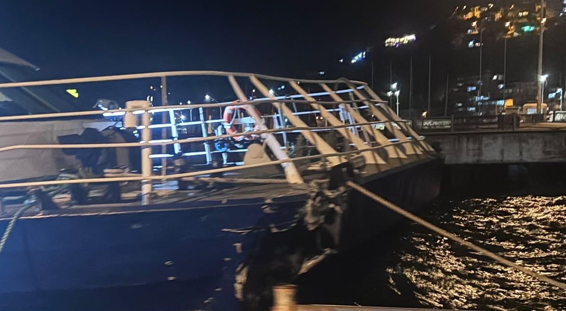 Mudanya'da İDO deniz otobüsü iskeleye çarptı