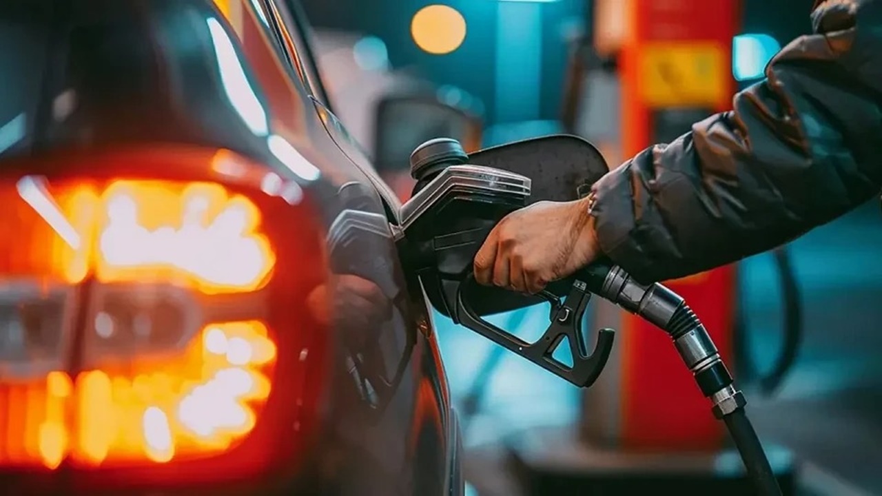 Akaryakıta Yeni Zam Doğdu: Motorin Fiyatlarında 14,40 TL Rekor Artış İhtimali!