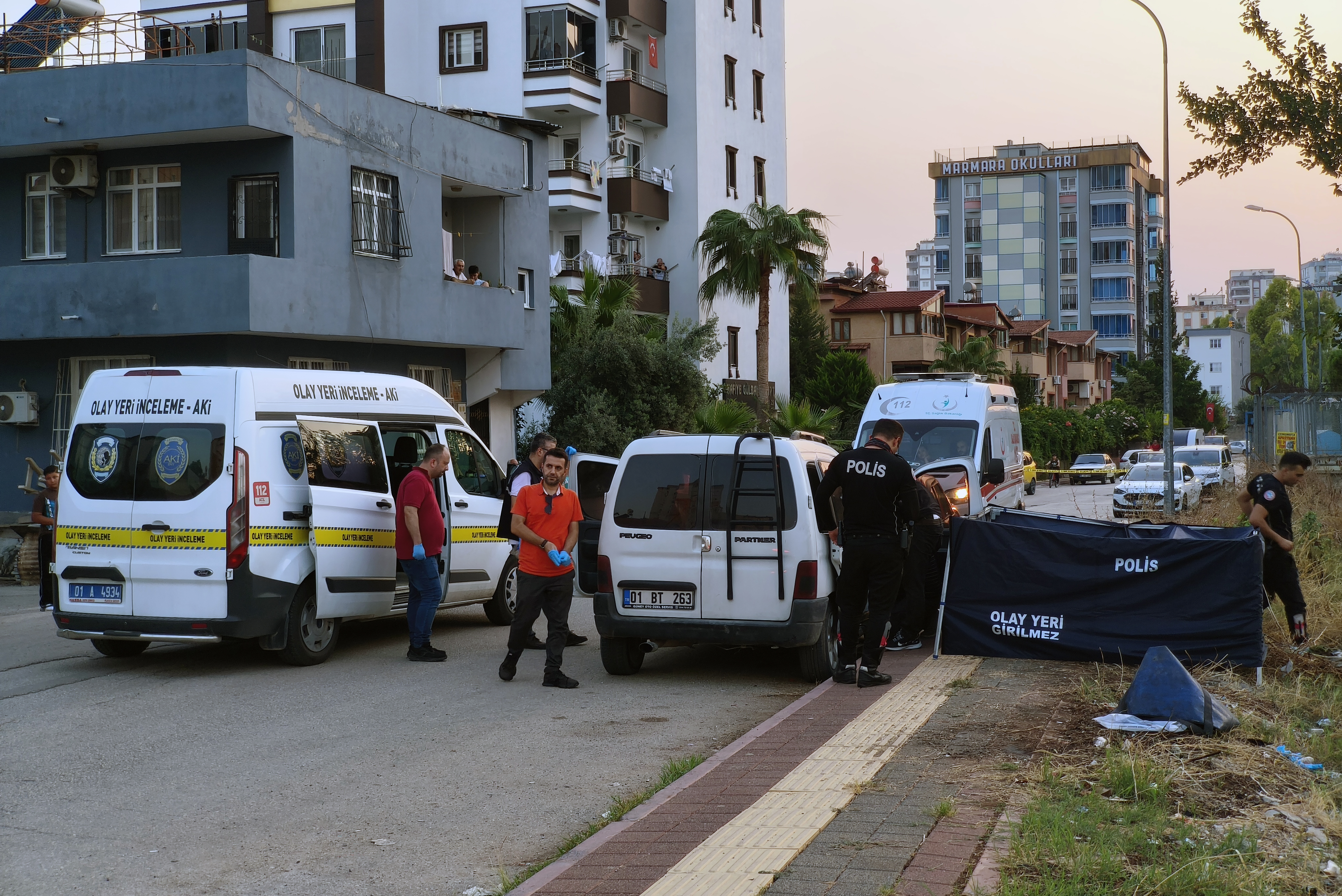Adana'da katliam! Baba ve oğlu öldü anne ağır yaralı