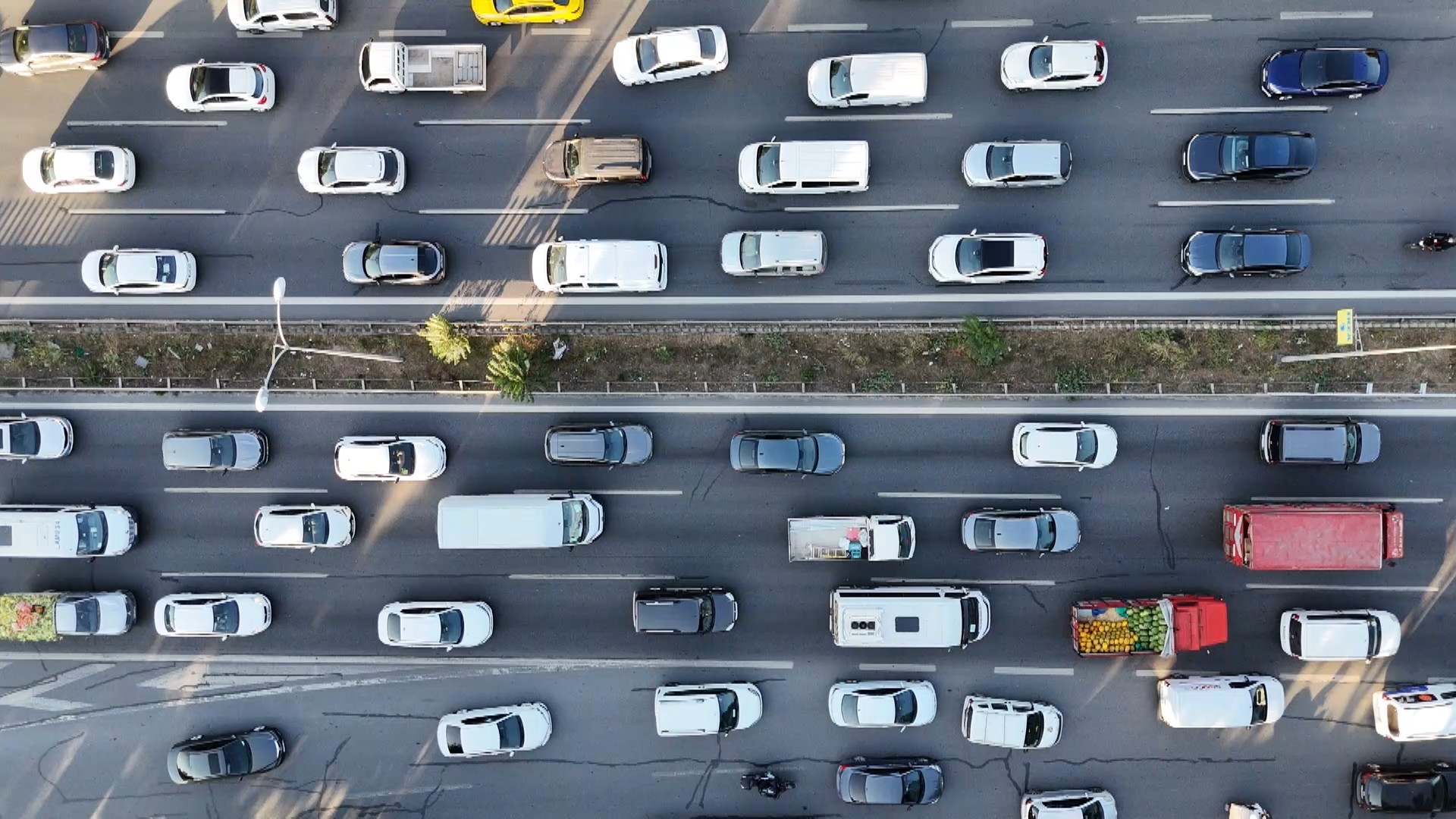 İstanbul'da eğitim öğretin döneminin ilk günü trafik yoğunluğu oluştu