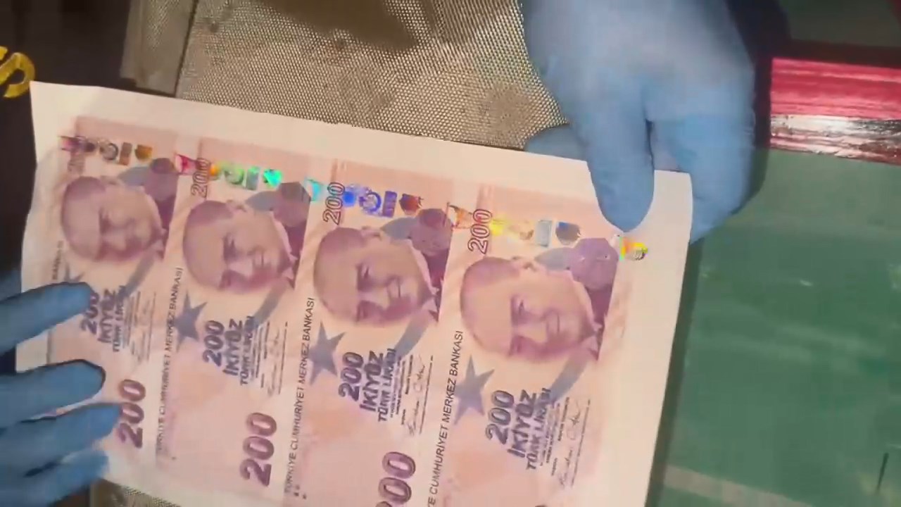 Fatih’te sahte para operasyonu: 963 bin 800 avro ele geçirildi
