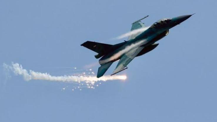 ABD'de F-16 düştü! Pilot fırlatma koltuğunu çekerek yaralı kurtuldu