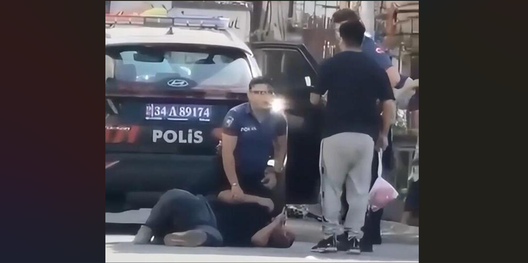 Şişli’de uyuşturucuyla yakalanınca kaçmaya çalıştılar: 2 şüphelinin 60 kaydı çıktı