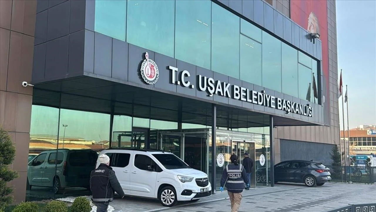 Uşak Belediyesi'ne 'mesai' soruşturması! Onlarca kişiye belediyeden maaş bağlamışlar!