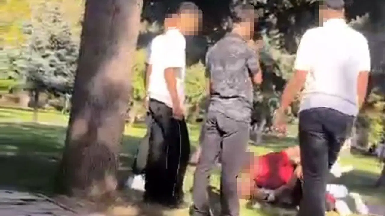 Sosyal medyada infiale neden olmuştu! 17 yaşındaki çocuğu darp eden saldırganlar yakalandı