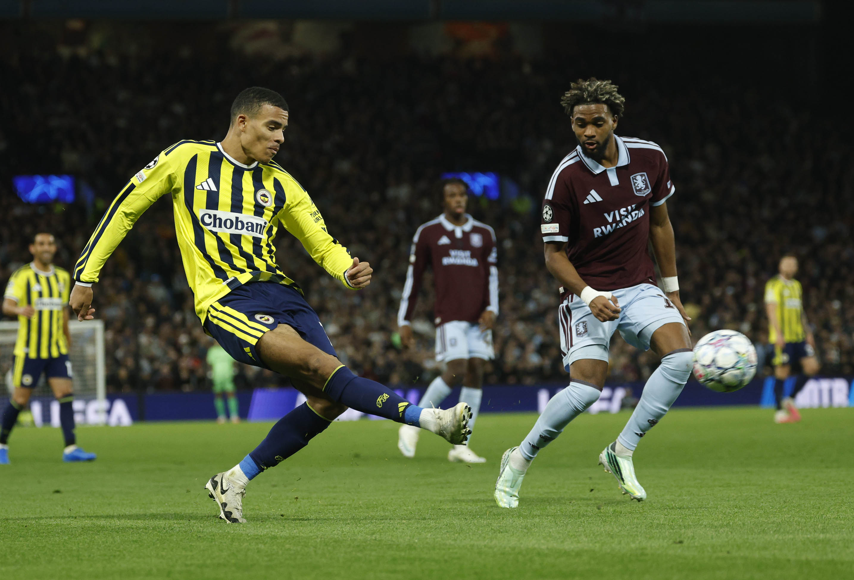 Fenerbahçe deplasmanda Aston Villa'ya 6-0 mağlup oldu!