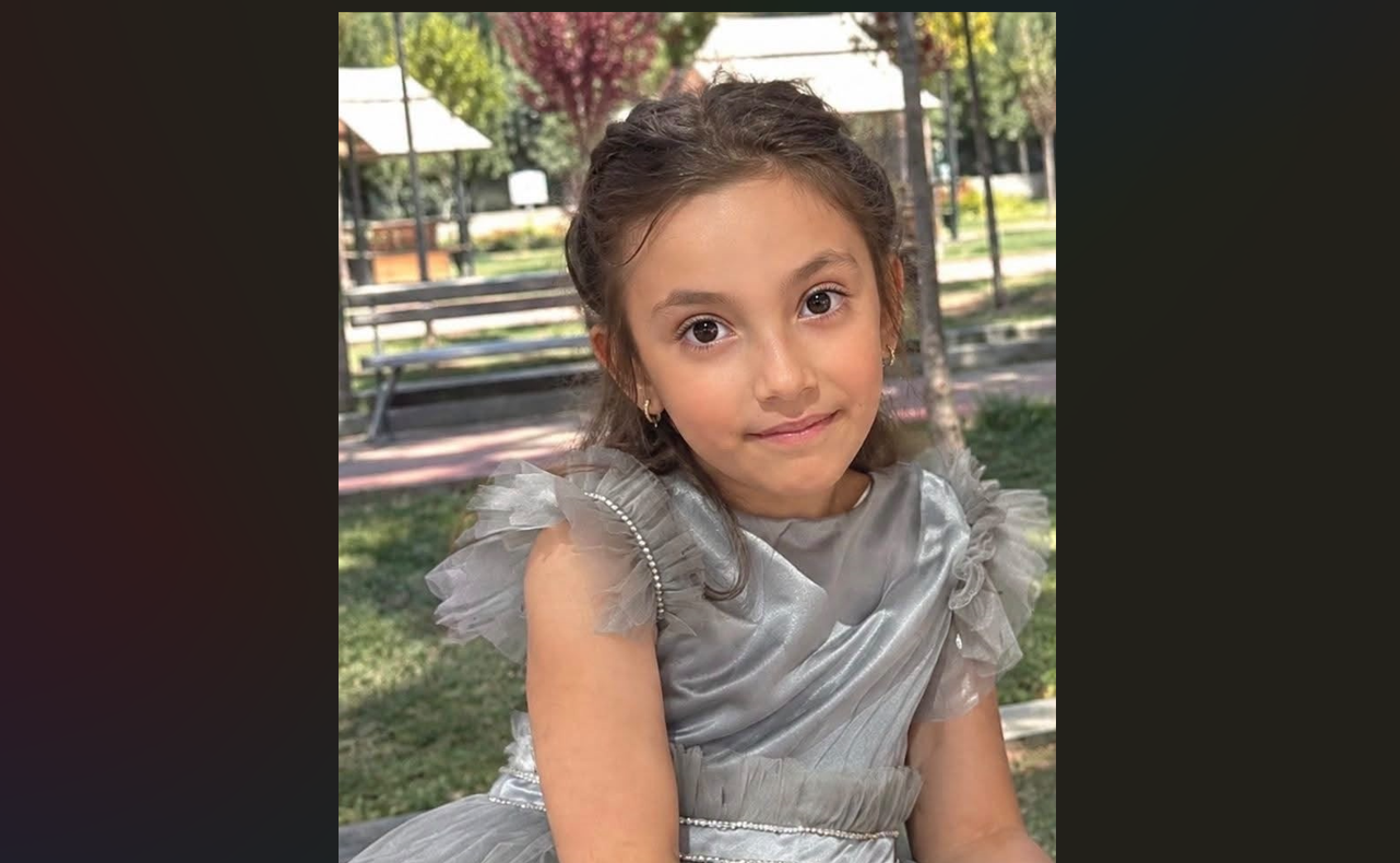 Okul saldırganının katlettiği Eslem Sare, gözyaşları arasında toprağa verildi