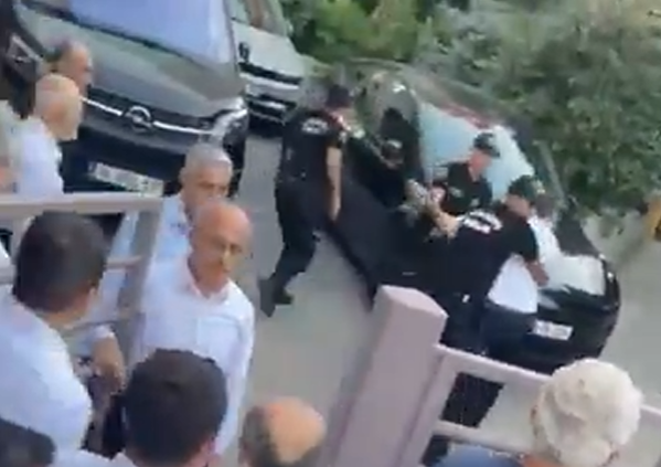Alihan Kuriş örgütüne yönelik aramalarda arbede yaşandı!