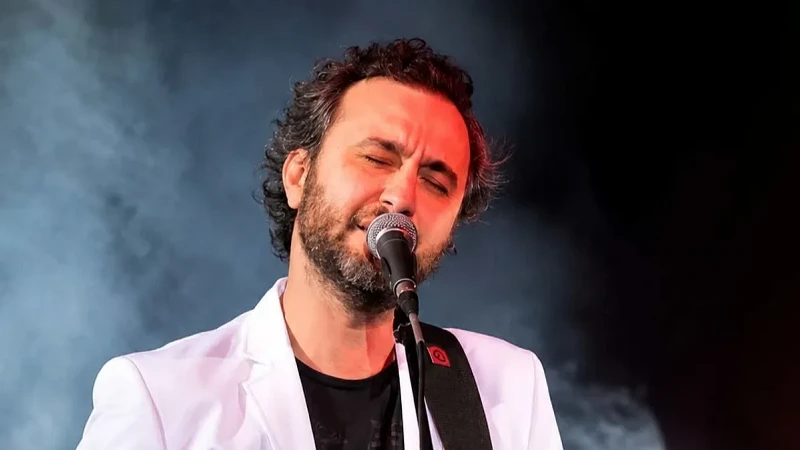 Şarkıcı Nev hayatını kaybetti! 57 yaşındaydı