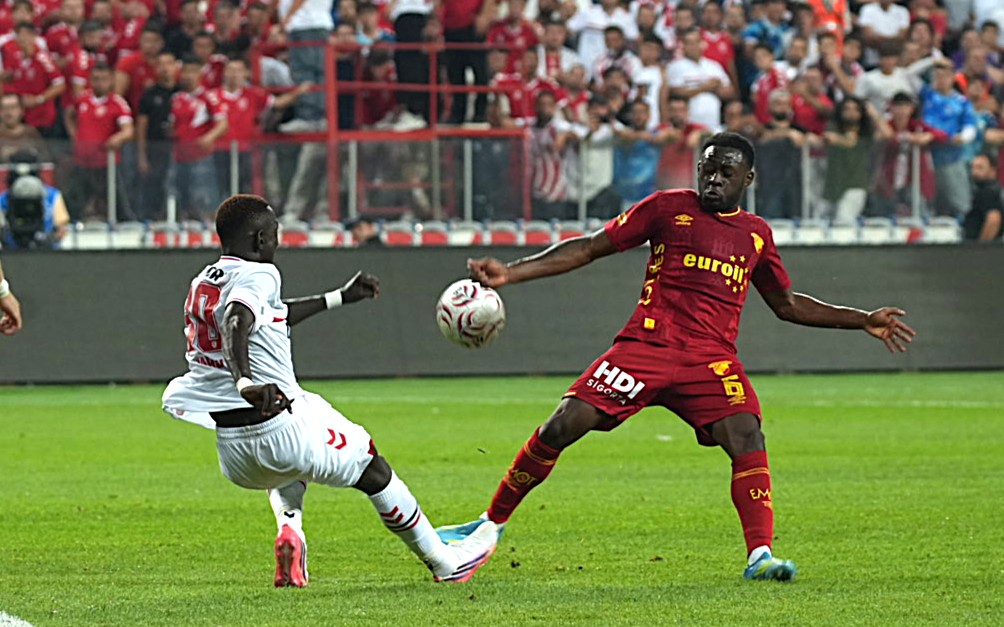 Samsunspor evinde Göztepe ile 3-3 berabere kaldı!