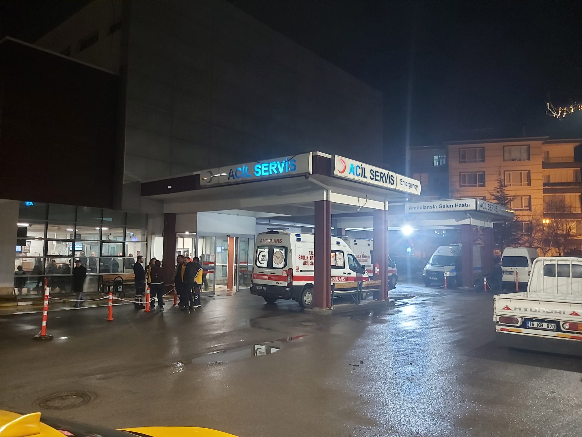 Ankara'da 'omuz atma' kavgası; 2'si ağır 4 yaralı