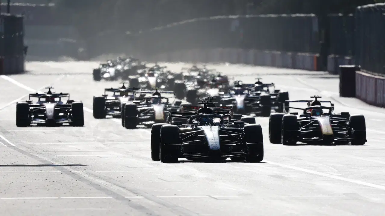 Formula 1 Azerbaycan Grand Prix'sinde kazanan George Russell