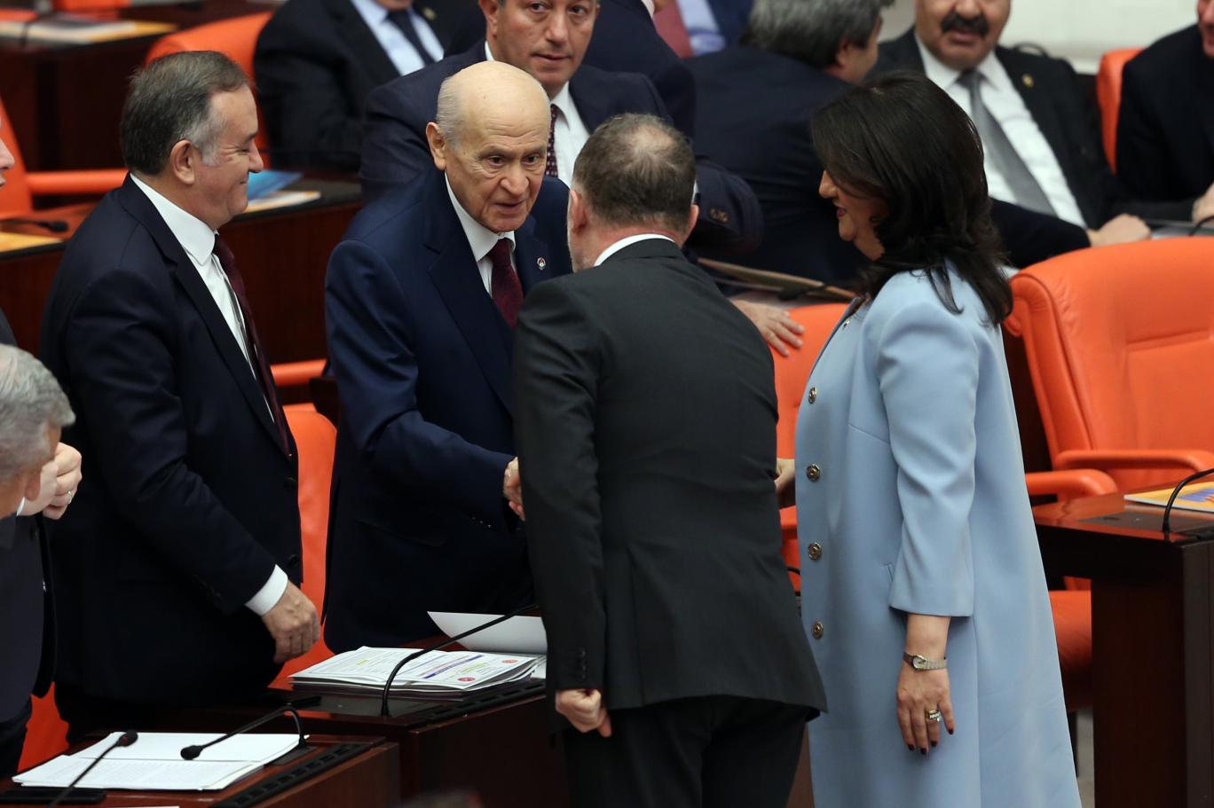 Çerçeve yasa kabul edildi: Bahçeli'den ilk açıklama!