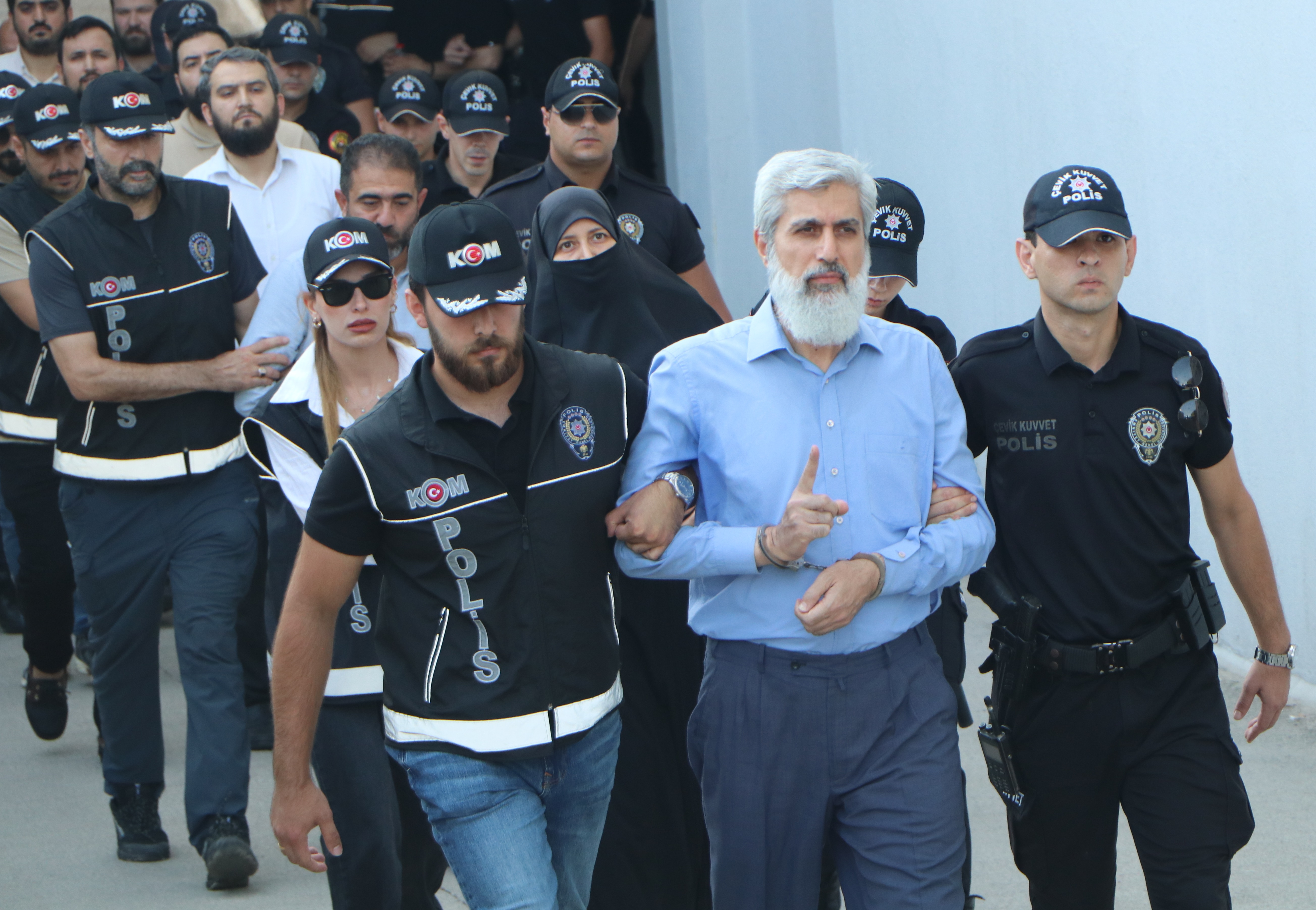 Alparslan Kuytul ve eşi tutuklandı