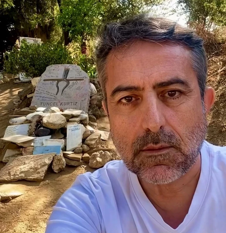 Ünlü oyuncunun mezarı tanınmaz halde! Yazı yazıp çaput bağlamışlar!