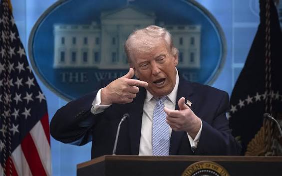 Trump'tan İran'a yeni saldırı mesajı: Tekrar bombalayabilirim