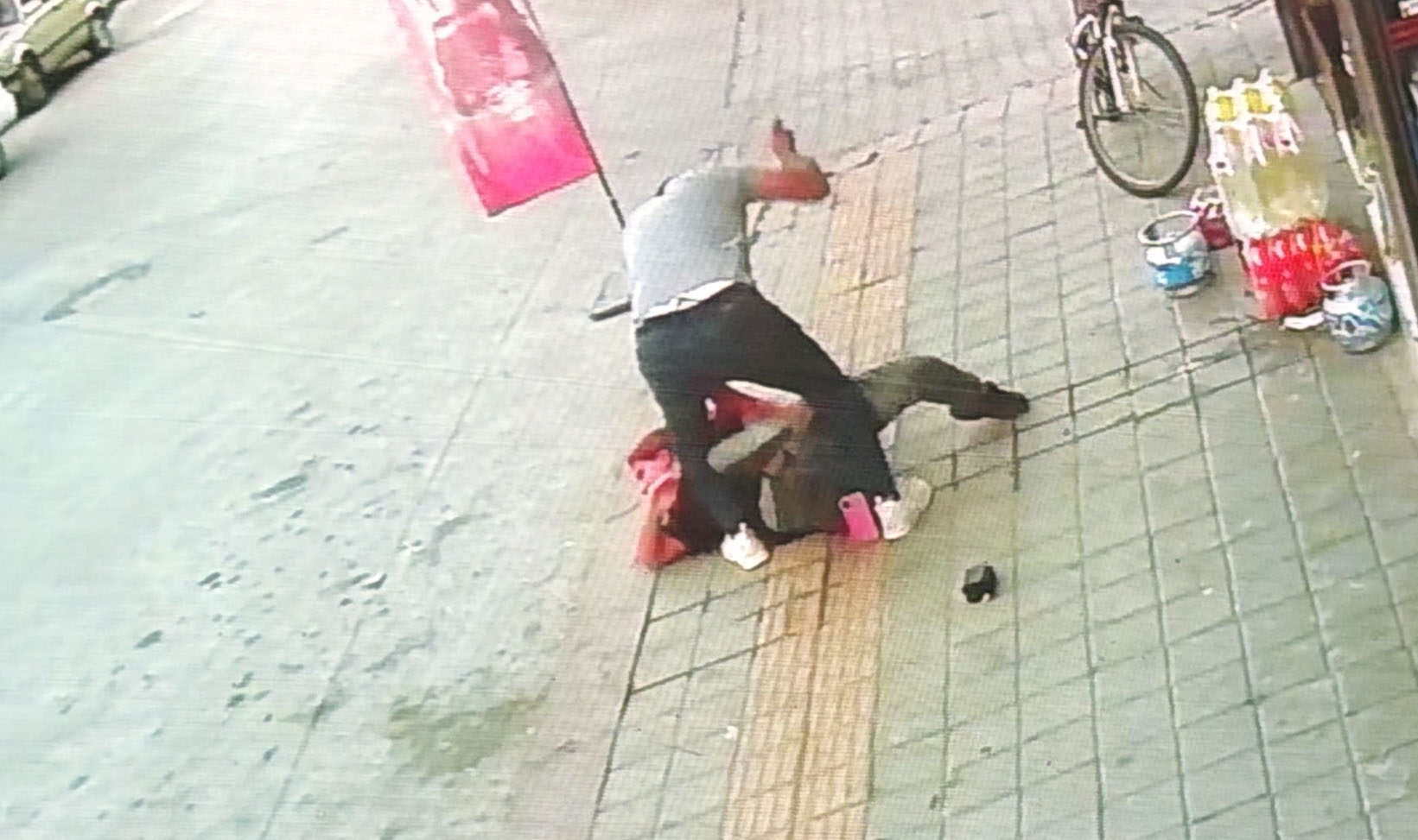 Eski koca dehşeti! Sokak ortasında defalarca bıçakladı