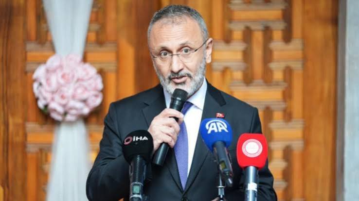 Eyüpsultan Belediyesi'ne operasyon; başkan dahil, 28 gözaltı