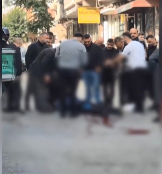 Bayrampaşa'da eşine ürün satmaya çalışan kasabı bıçakla öldürdü