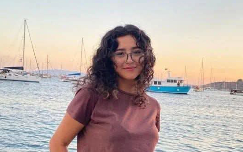 Ağaca çarpan otomobildeki sağlık çalışanı öldü, kardeşi ağır yaralandı