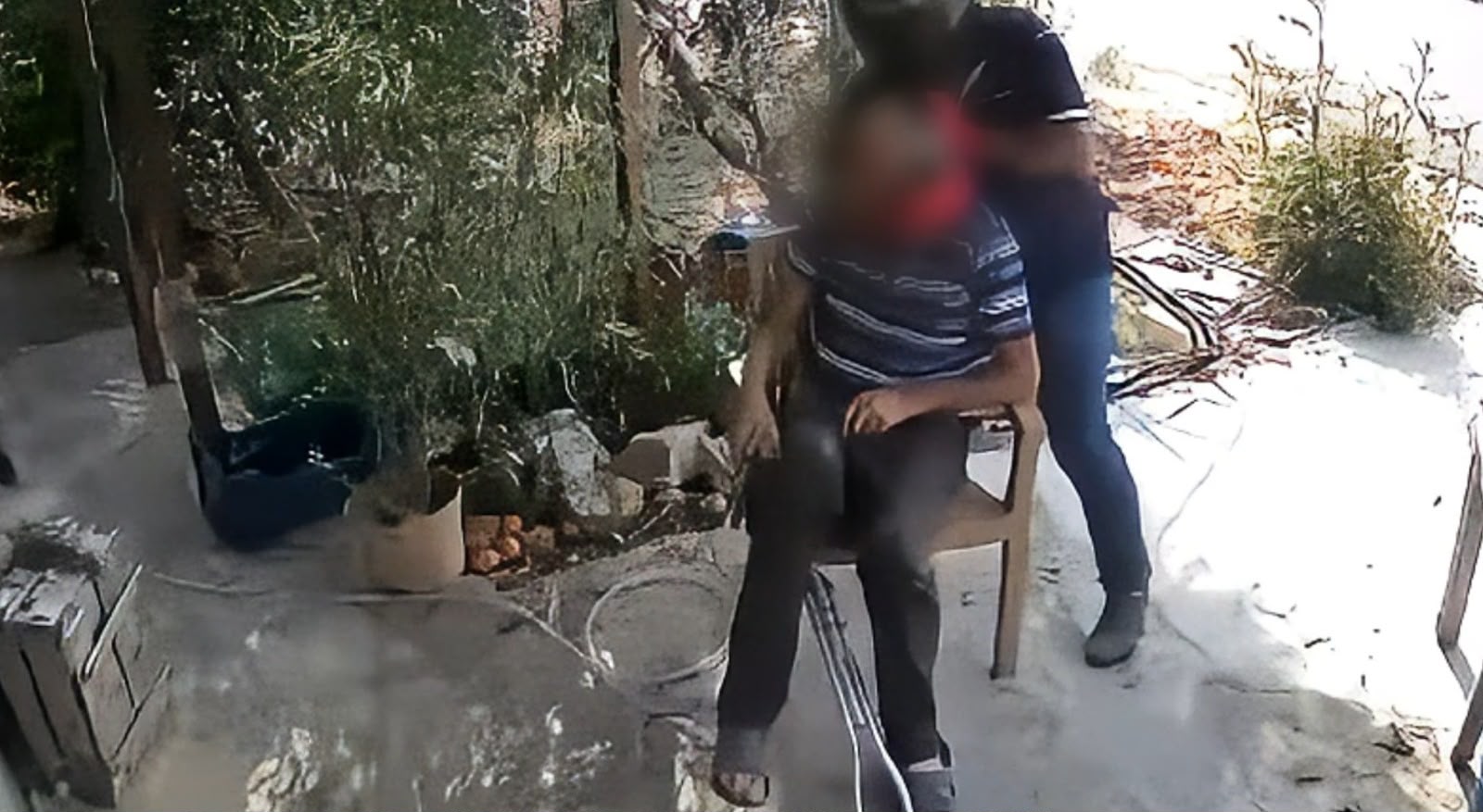 Kasklı saldırganın darbettiği engelli yaşamını yitirdi!