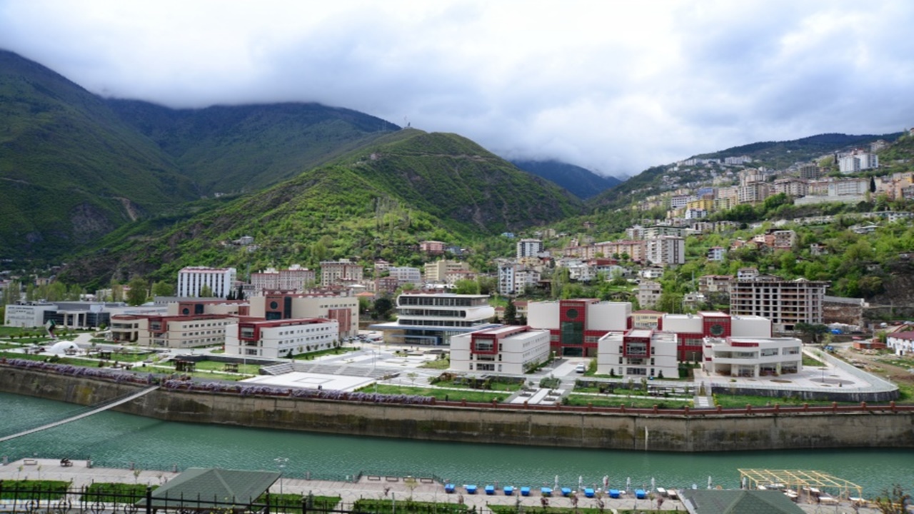 KPSS 60 ve 70 Taban Puanlı İlan: Artvin Çoruh Üniversitesi Kadro Dağılımını Açıkladı
