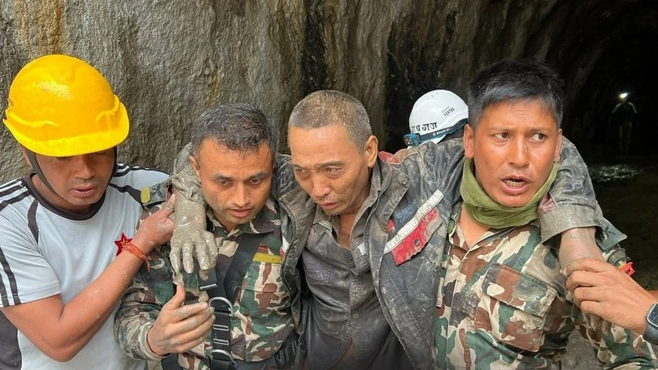 Nepal'deki sel felaketinde mucize kurtuluş! 11 gün sonra tünelden sağ çıktı
