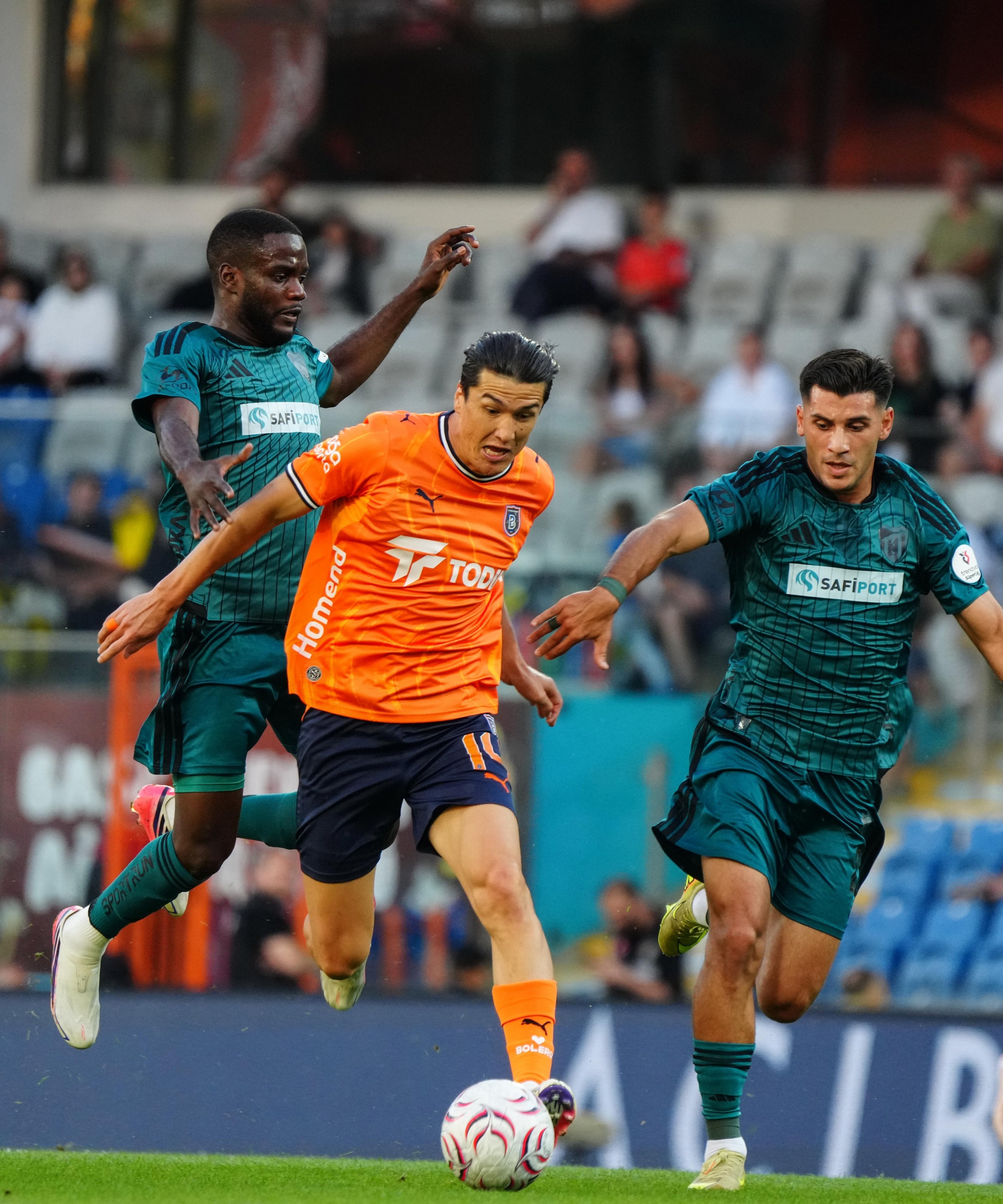  Başakşehir, Kocaelispor’u 2-0 mağlup etti!