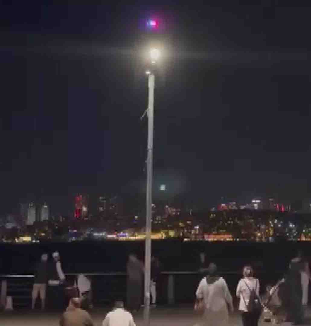Üsküdar'da sahilde alkol içenlere polis dronundan uyarı