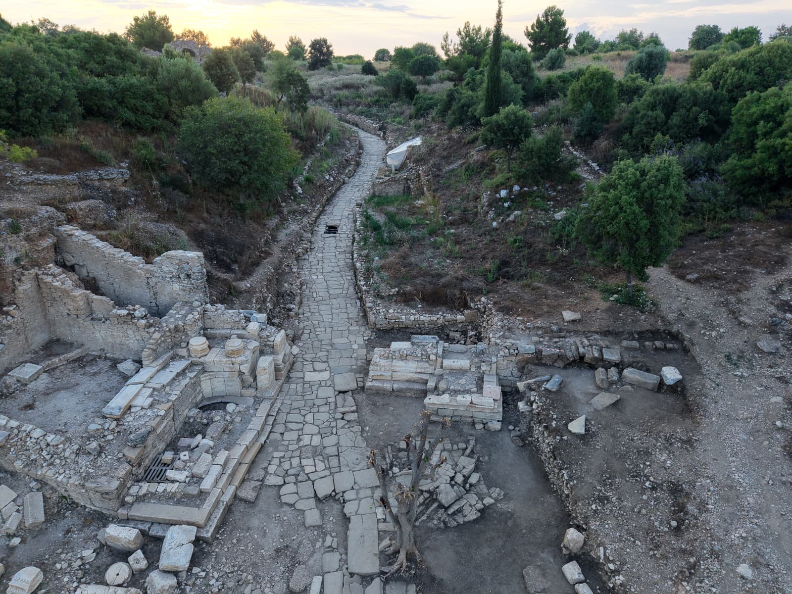 Aspendos'ta 2 bin yıllık 'Tiyatro Caddesi' gün yüzüne çıktı!