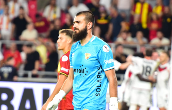 Göztepe’nin file bekçisi Luka Gugeshashvili'den taraftarlara tepki! Bugün yaptığınız şey taraftarlık değildir