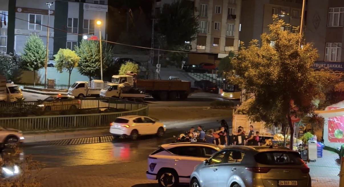 Kağıthane’de çöp atma kavgasında 14 yaşındaki çocuk, kadının burnunu kırdı; yakını kardeşini bıçakladı!