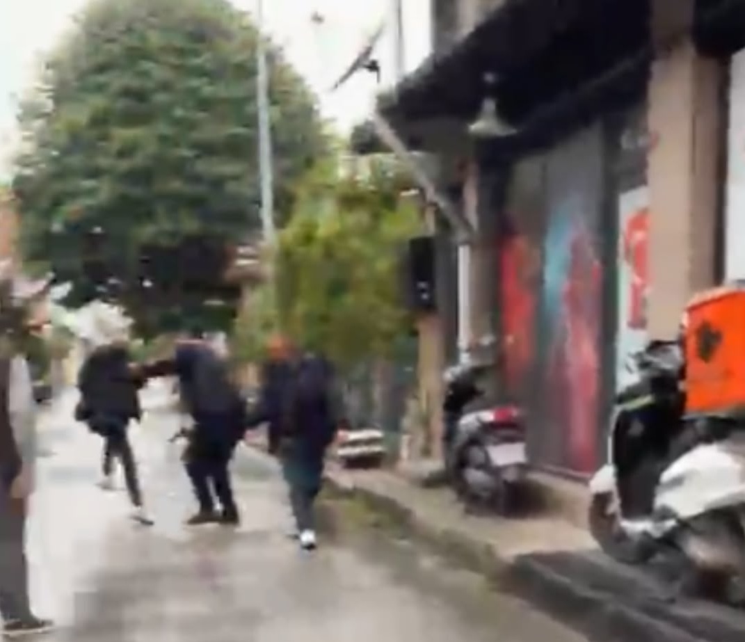 Kendisini dolandırdığını öne sürdüğü kişiyi bacaklarından vurdu