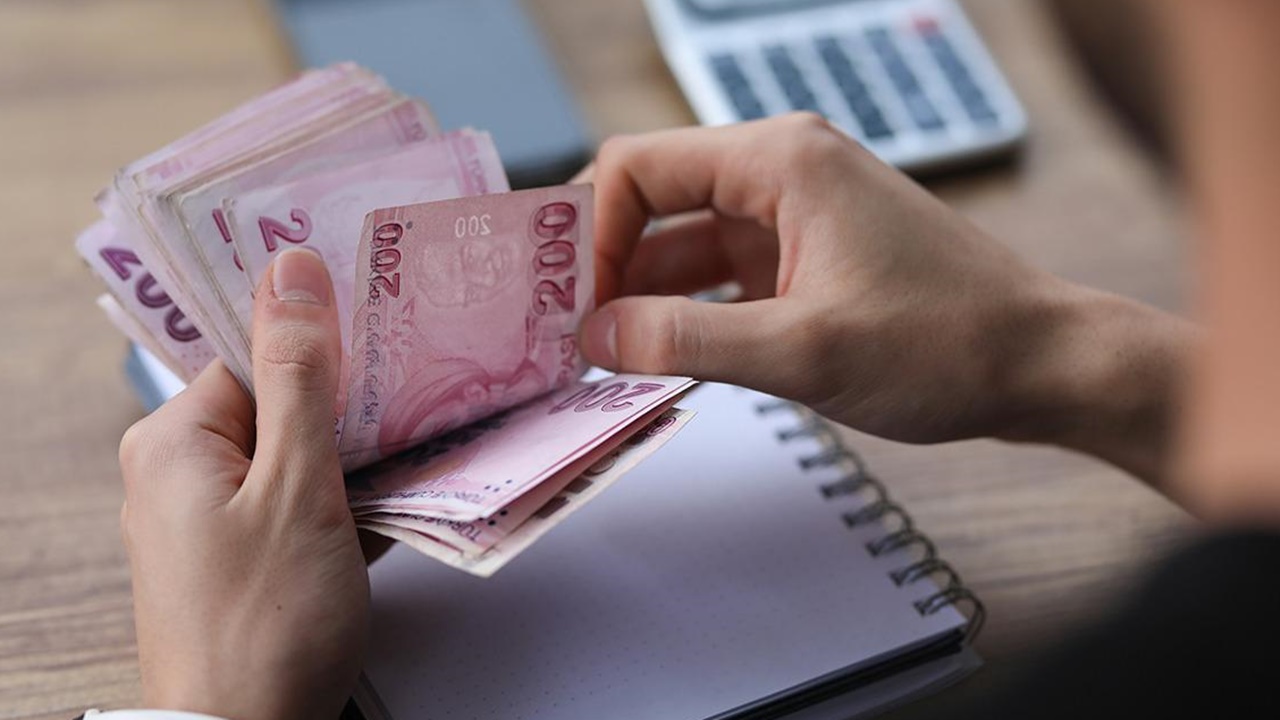 Maaş Yatar Yatmaz Bitiyorsa İşte Uzmanlardan Tasarruf Önerisi!