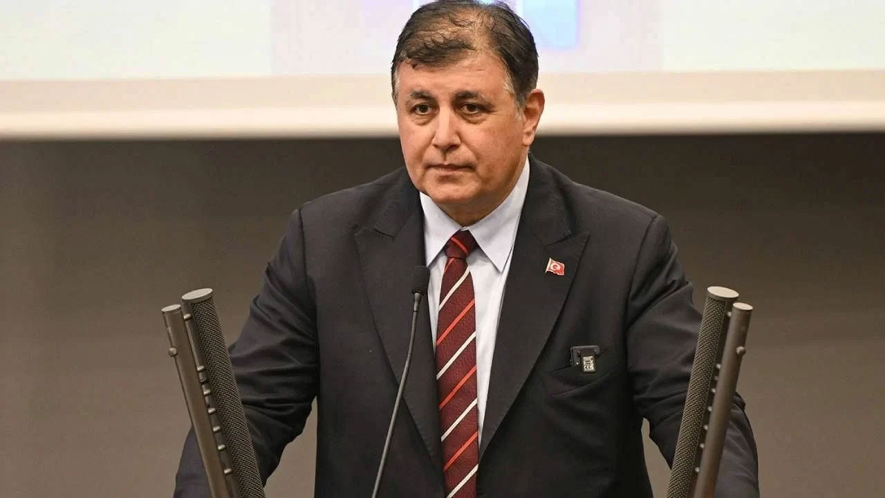 AK Parti'ye mi geçecek? Cemil Tugay'dan olay hamle!