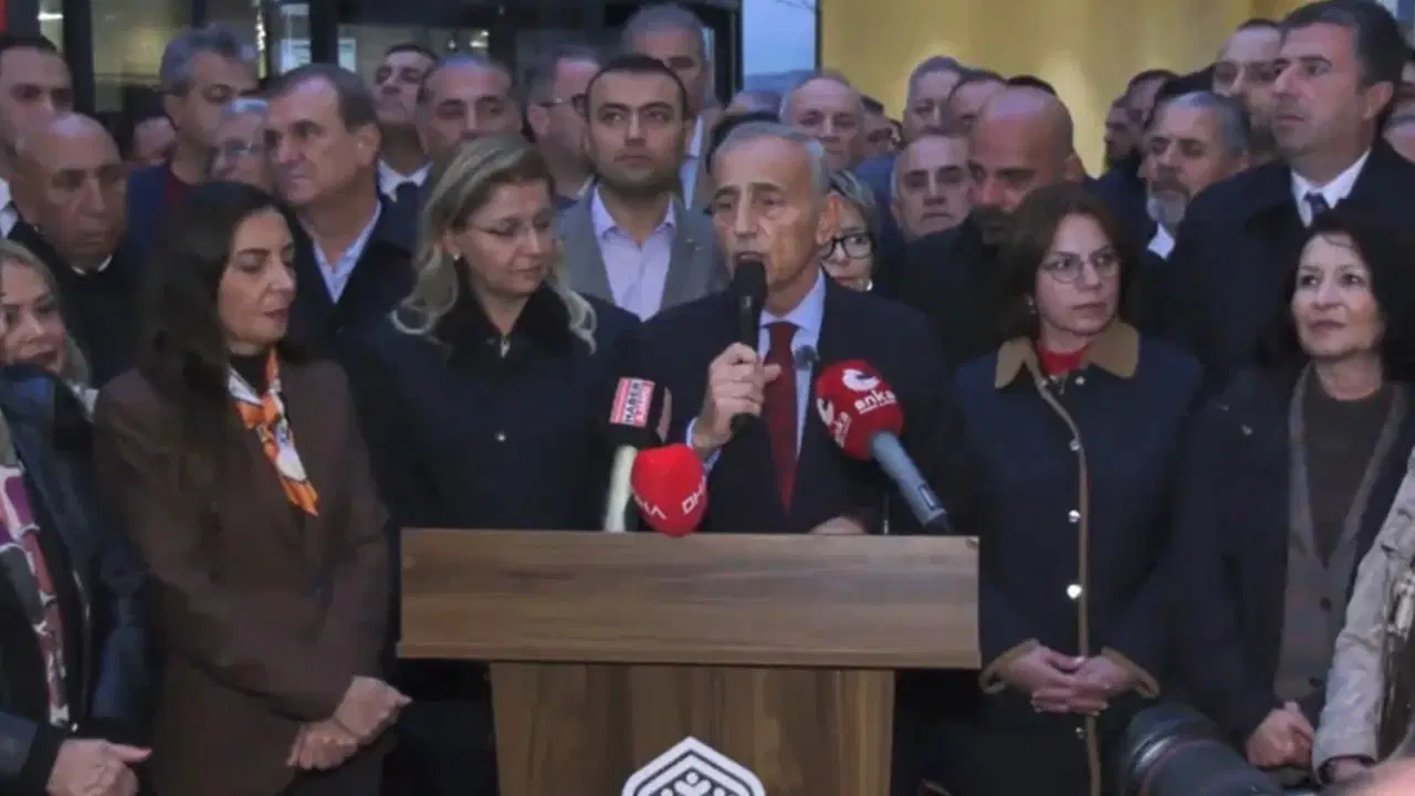 İstanbul'da 4 belediye YENİ Parti'ye katıldı! 86 meclis üyesi de geçti