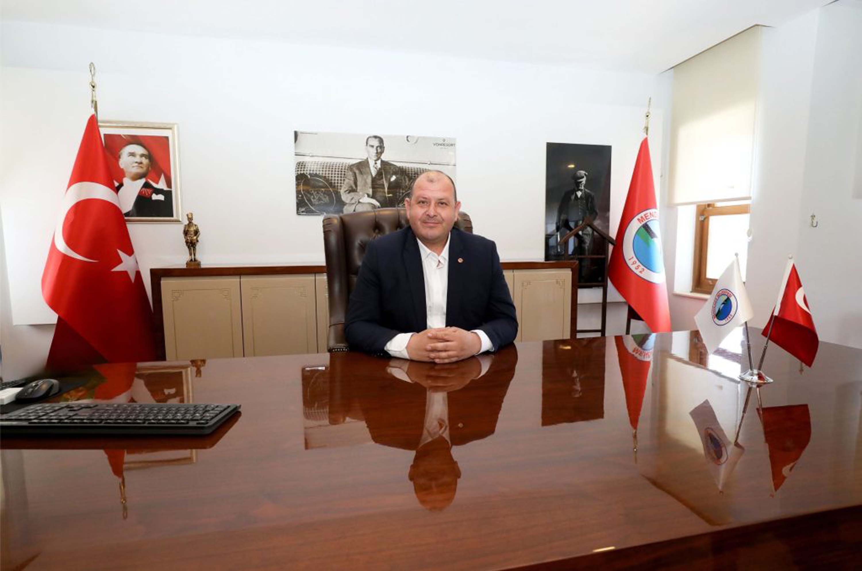 Menderes Belediyesi'ne rüşvet ve irtikap baskını! Başkan da gözaltında