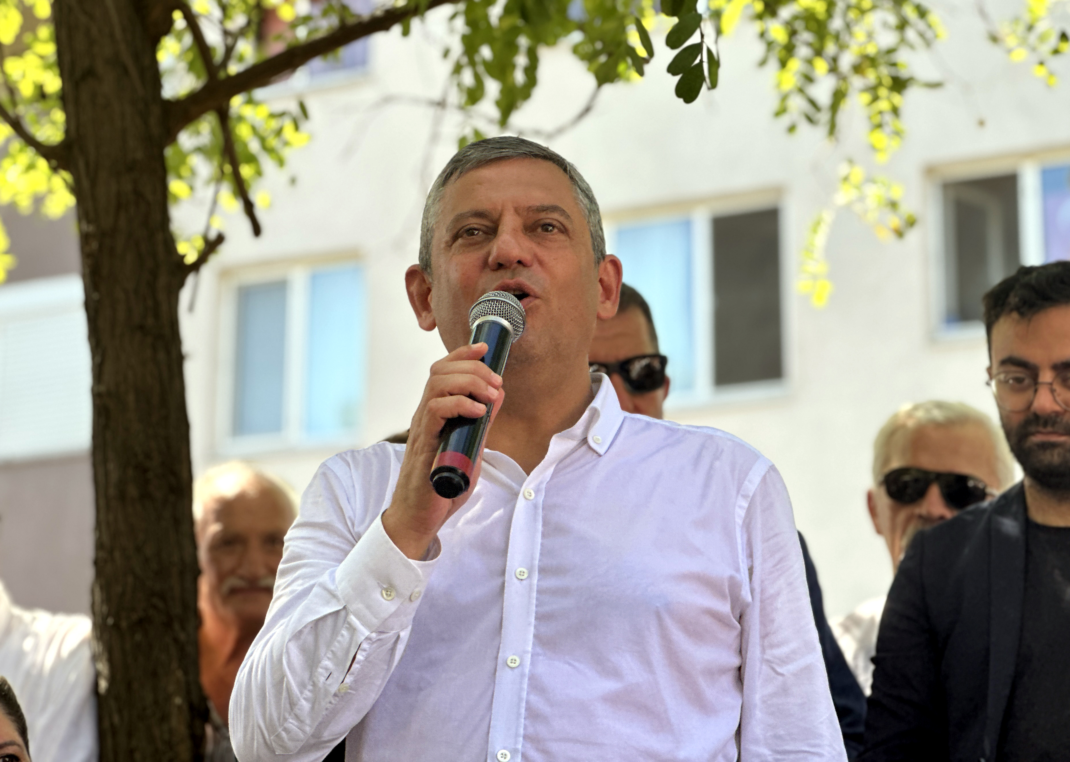 Özgür Özel: Bütün otoyolları devletleştireceğiz