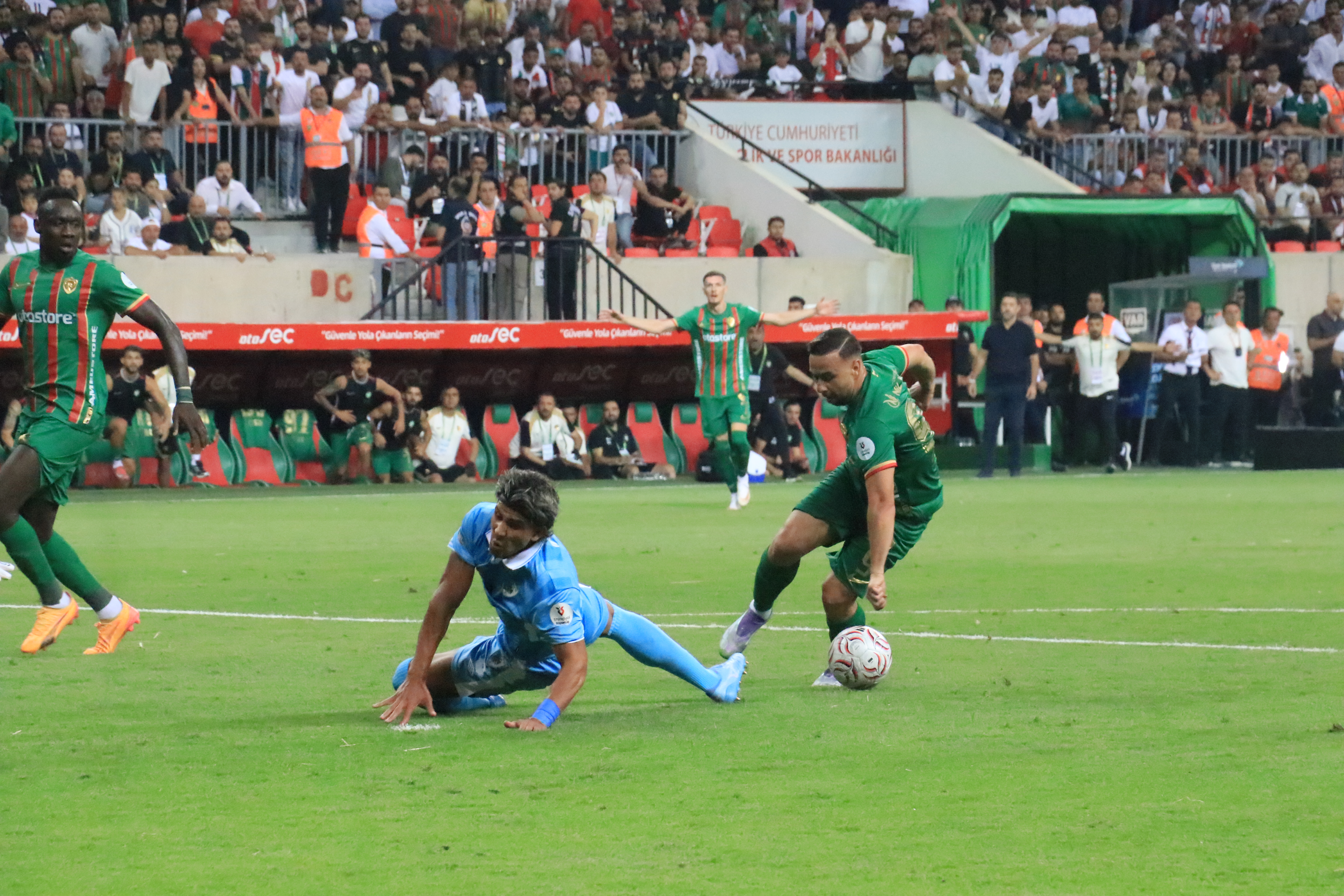Amed Sportif, Erzurumspor'u 3-0 yendi!