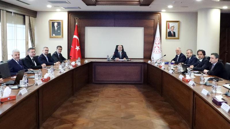 Piyasalarda hareketlilik sonrası kritik toplantı! FİK alınacak tedbirleri açıkladı