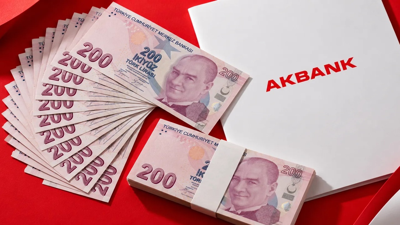 • Akbank’tan Acil Nakit Hamlesi: Yüzde 1,99 Faiz Oranıyla 100 Bin TL Kredi Kampanyası Başladı