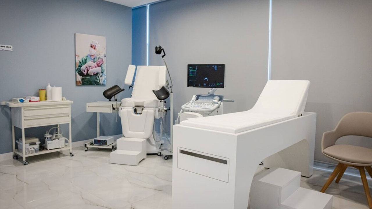 Ağrı'da tepki çeken "kadın sünneti" reklamı! Doktor hakkında soruşturma başlatıldı