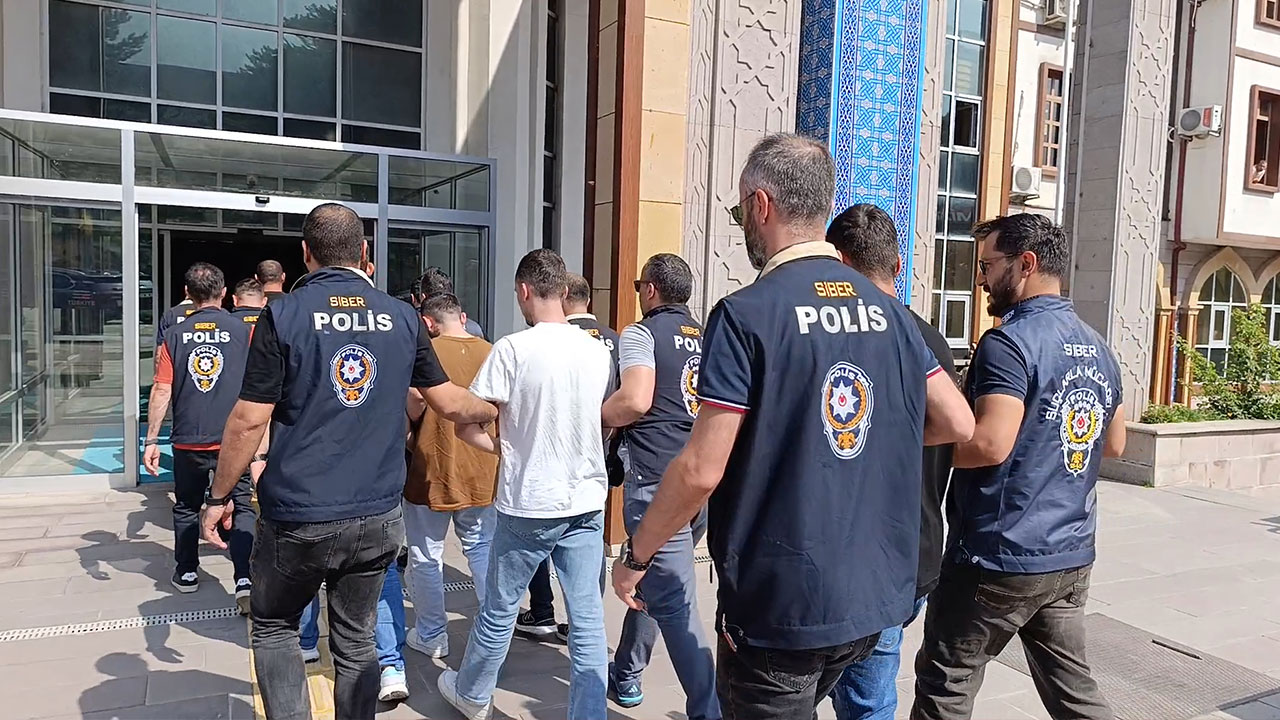 22 milyon liralık vurgun! Siber çete çökertildi