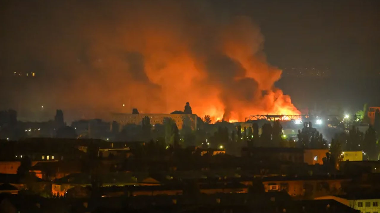Kiev'e gece yarısı ağır bombardıman! Balistik füzelerle saldırdılar