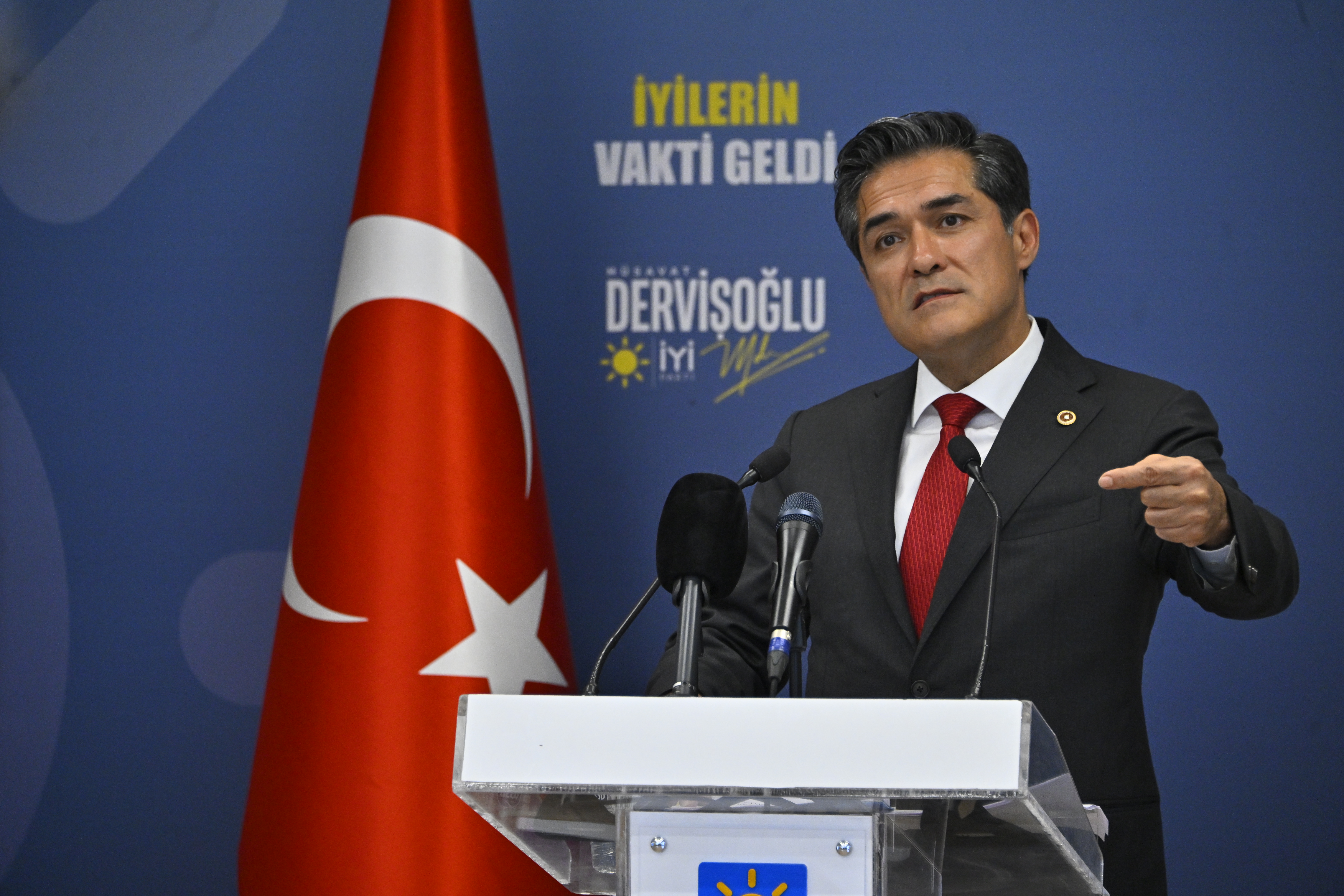 İYİ Partili Kavuncu: Millet gerçek gündemden alıkonuldu!