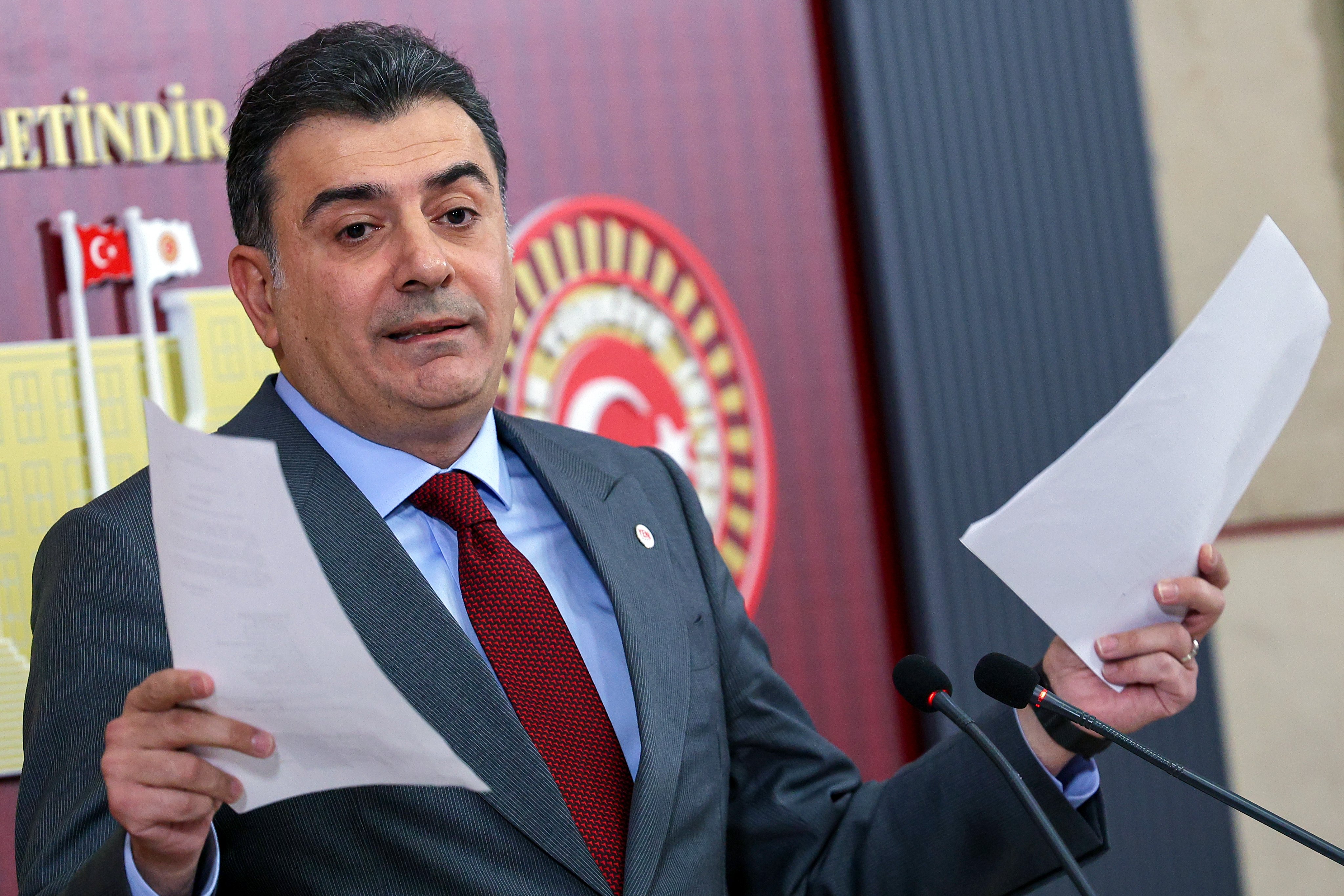 Yeni Partili Emre: Borsadaki kayıplar ve vatandaşlarımızın mağduriyetinin toplamı 90 milyar dolar