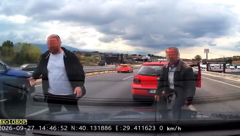 Otomobilin önünü kesen sürücüyle yanındaki kişiye toplam 360 bin TL ceza