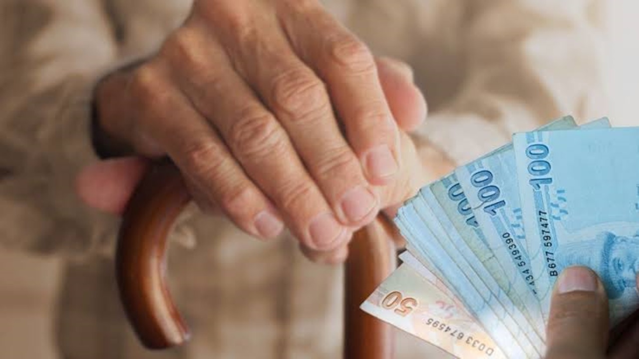 2027 Asgari Ücret Tahminlerine Yenisi Eklendi! Uzmanlardan Ocak Ayı En Düşük Maaş İçin Hesap